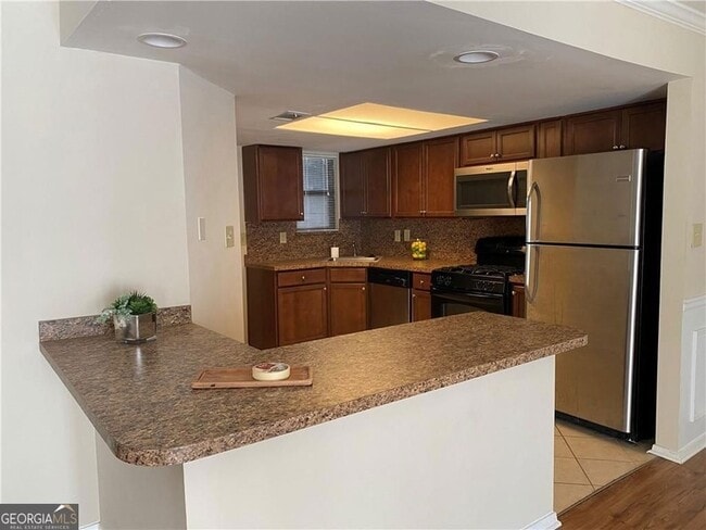 Building Photo - 2185 Palmyra Dr