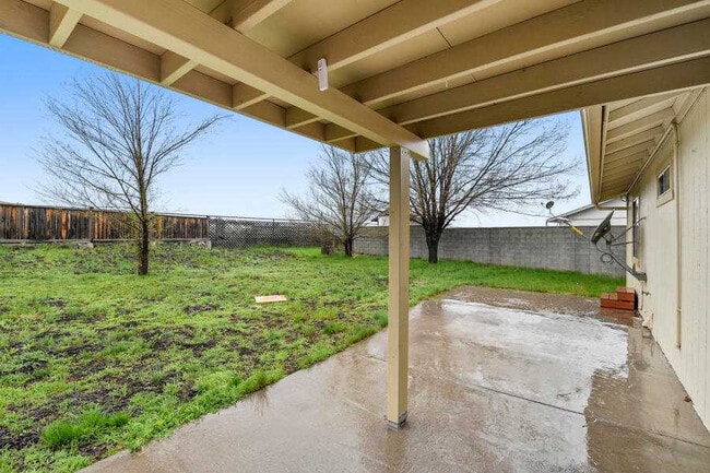 Building Photo - Great location, 3 bedroom 1 bath home near the Elementary school in Williams AZ.