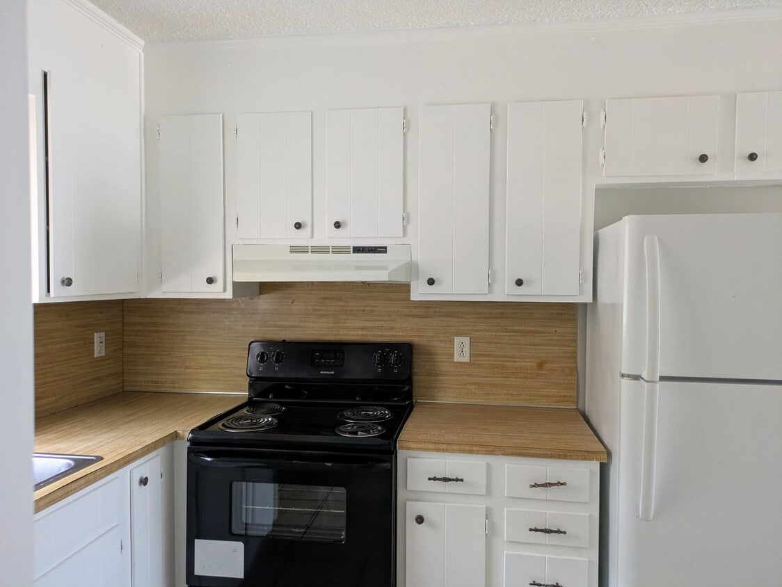 Photo - 211 8th Ave Drive