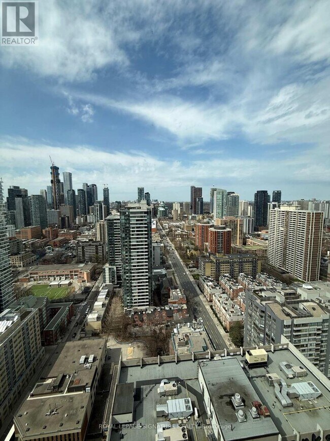 Photo du bâtiment - 308-3308 Jarvis St