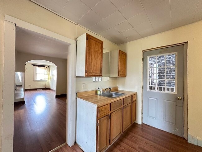 Foto del edificio - 1519 N Elston Ave