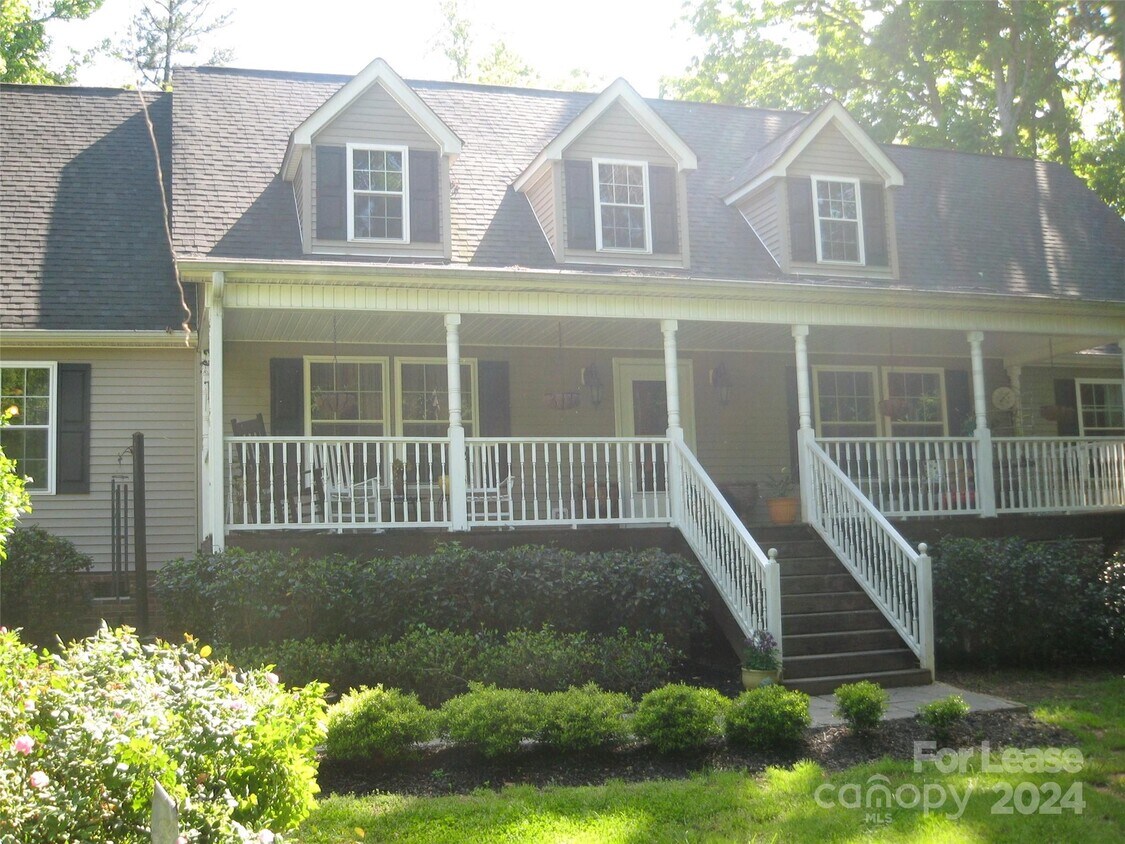 Primary Photo - 14807 Pleasant Hill Rd