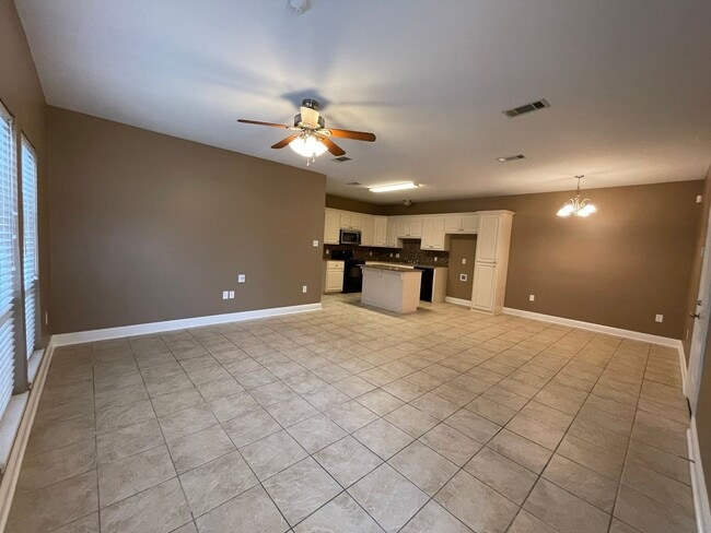 Building Photo - 3 bedroom house off Old Hammond Hwy near M...