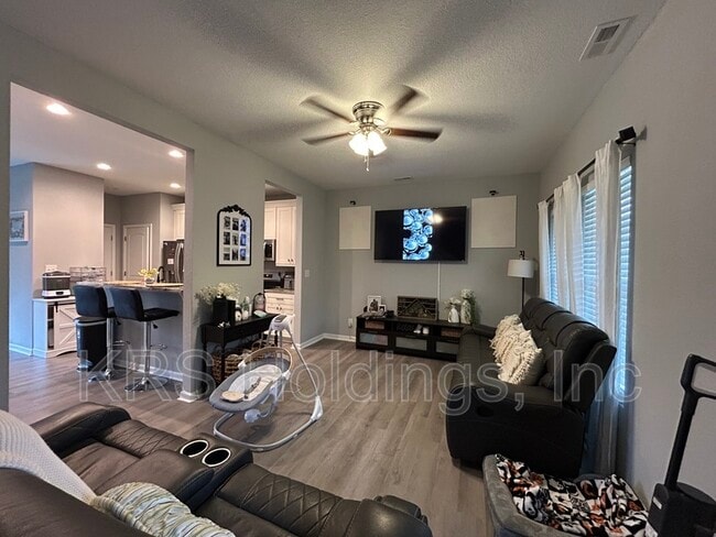 Building Photo - 170 Tynes St