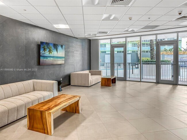 Foto del edificio - 1750 N Bayshore Dr