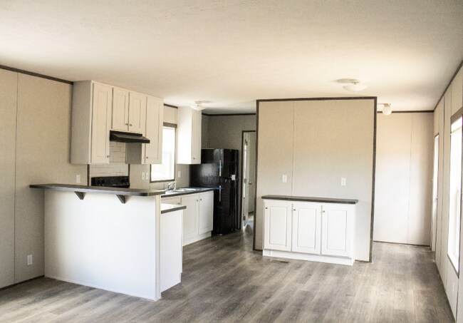 Building Photo - 301 Givens Ln
