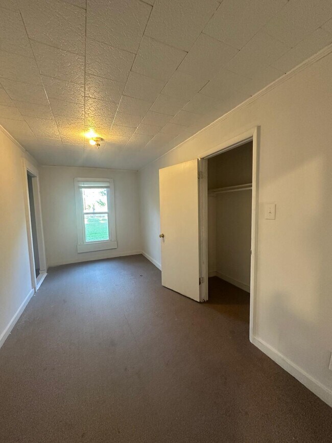 Building Photo - 840 E Cherry St