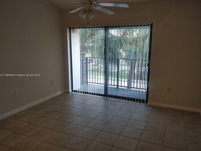 Foto del edificio - 7160 NW 179th St
