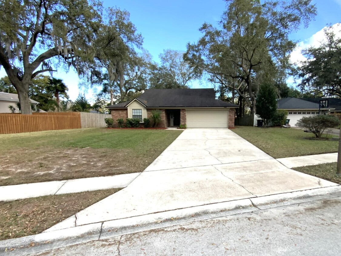 Primary Photo - 12281 Autumnbrook Trl E
