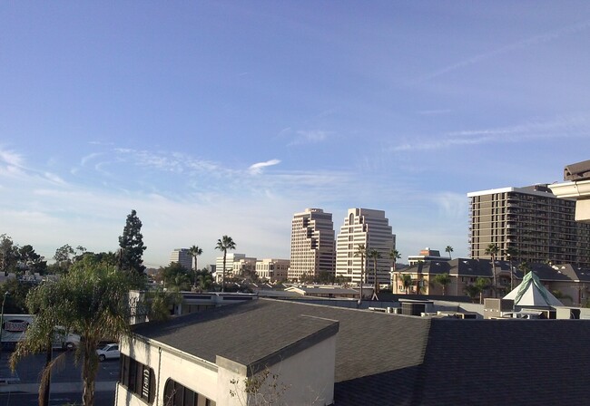 Foto del edificio - 400 Cameron Pl