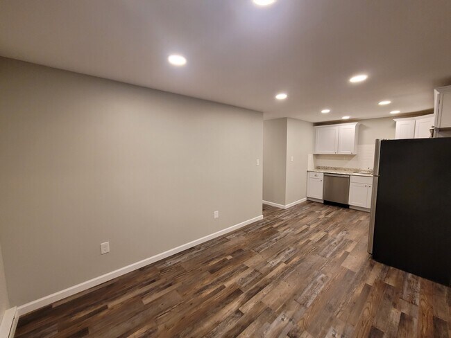 Building Photo - 6289 Robinson Rd