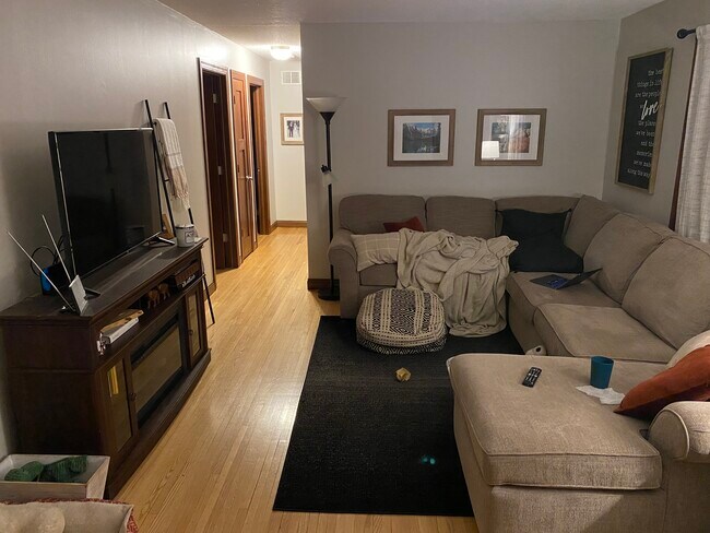 Living Room - 5817 Quail Ave N