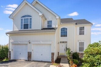 Building Photo - 135 Winding Hill Dr