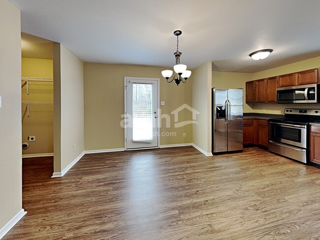 Building Photo - 2289 Seven Peaks Dr