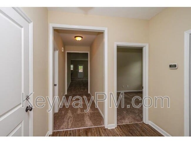 Foto del edificio - 713 Kensey Park Ln