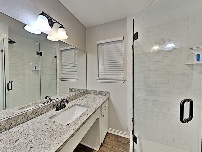 Building Photo - 8025 Westvale Dr