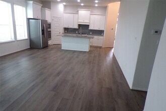 Building Photo - 24978 Tidmor Ln