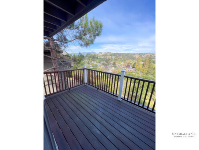 Building Photo - HALF MONTH RENT FREE!! TIBURON 2br/1.5ba  ...