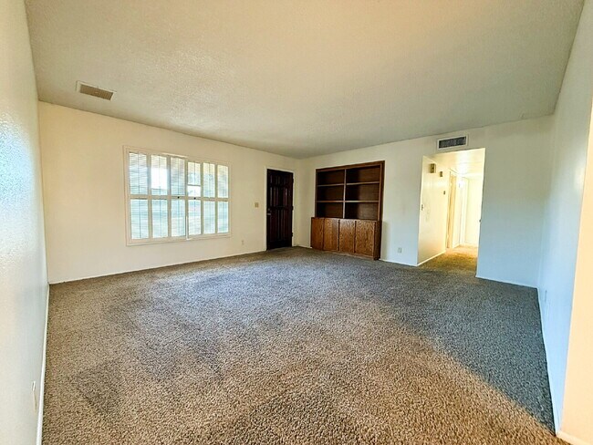 Foto del edificio - "Charming 3-Bedroom Oasis in Goodyear - Sp...