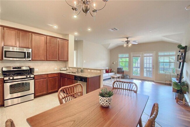 Foto del edificio - 3101 Davis Ln
