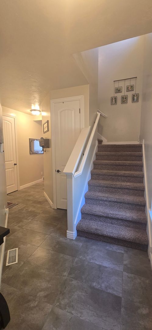 Building Photo - Beautiful 4 Bed 3.5 Bath in Riverton!!