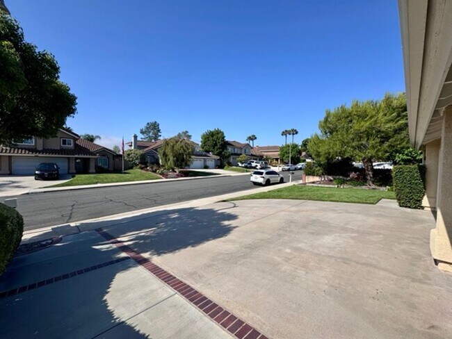 Foto del edificio - 5 bedroom South Temecula home with a Pool ...