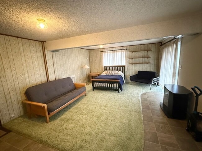 Building Photo - Cozy 3BD/2BA Single-Family in Copperopolis...