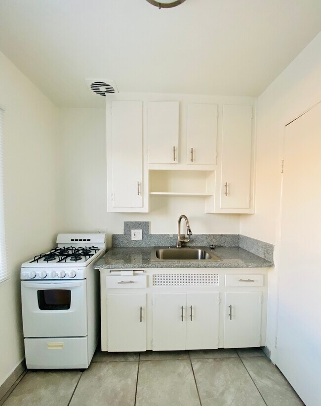 Building Photo - 4305 S Centinela Ave