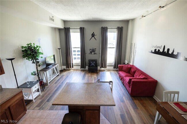 Foto del edificio - 408 W St Clair Ave