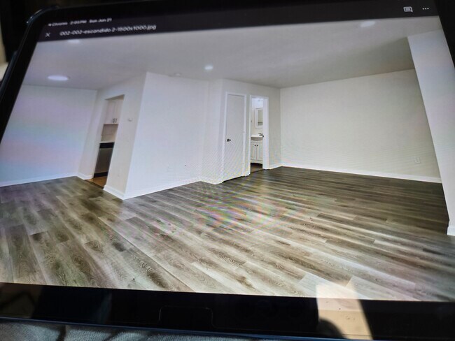 Foto del edificio - 1350 N Escondido Blvd