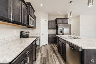 Building Photo - 913 Mission Oaks Dr