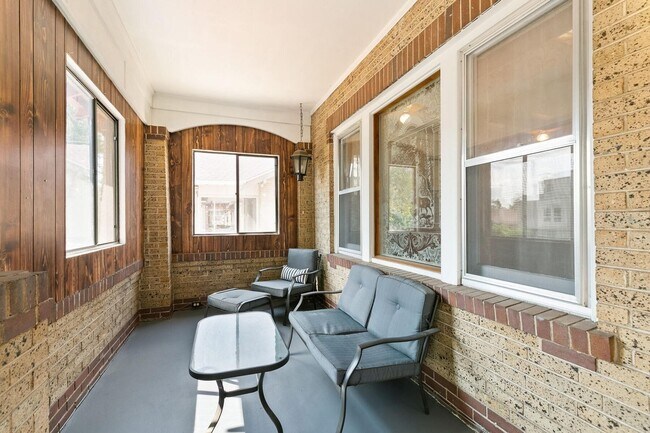 Building Photo - Charming 5-Bedroom Bungalow a Block from S...