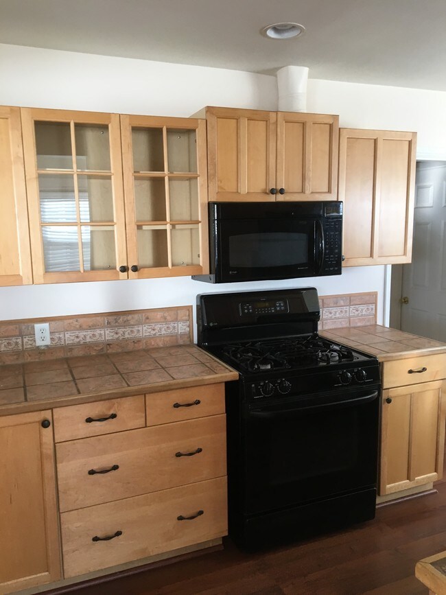 Building Photo - 15202 Fonthill Ave