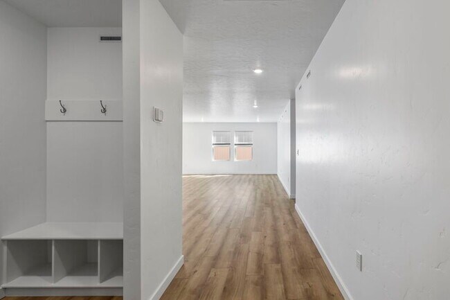 Building Photo - 6743 Yoke St