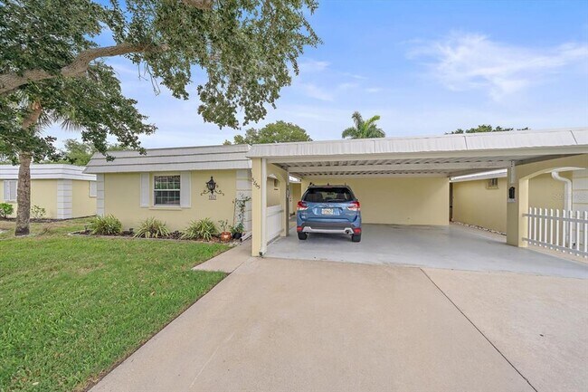 Foto del edificio - 5865 Tidewood Ave