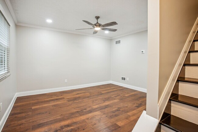 Foto del edificio - 700 Alta View Ct