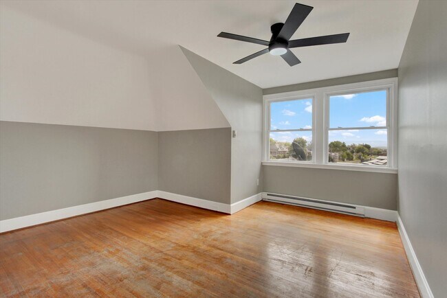 Foto del edificio - 715-717 Oak Hill Ave