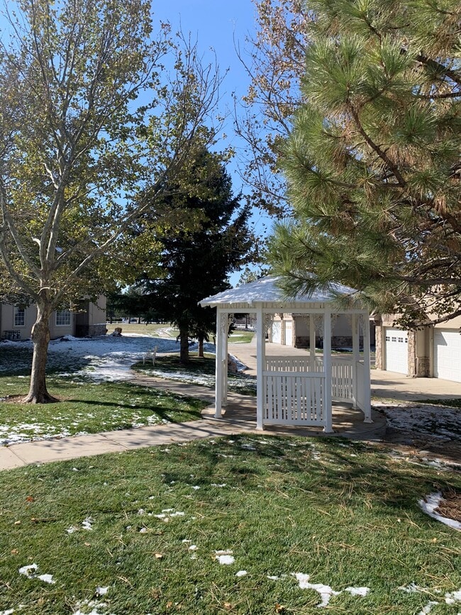 Building Photo - 921 Courtyard Ln