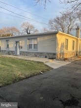 Building Photo - 3901 Richmond St