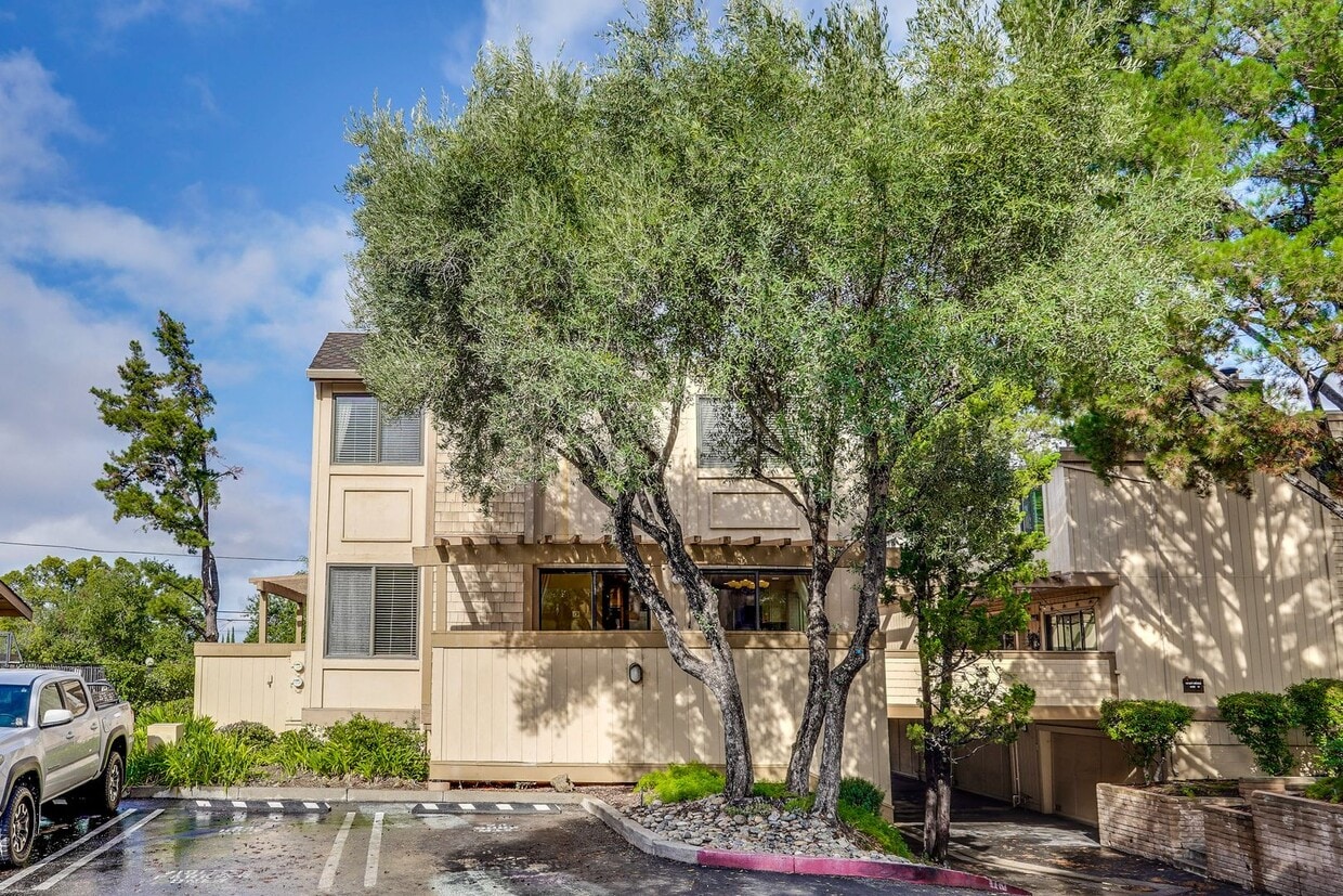 Primary Photo - Welcome Home!!! - Modern and Spacious Gem! Townhouse with 2 Primary Bedrooms, Nice balcony, In re...