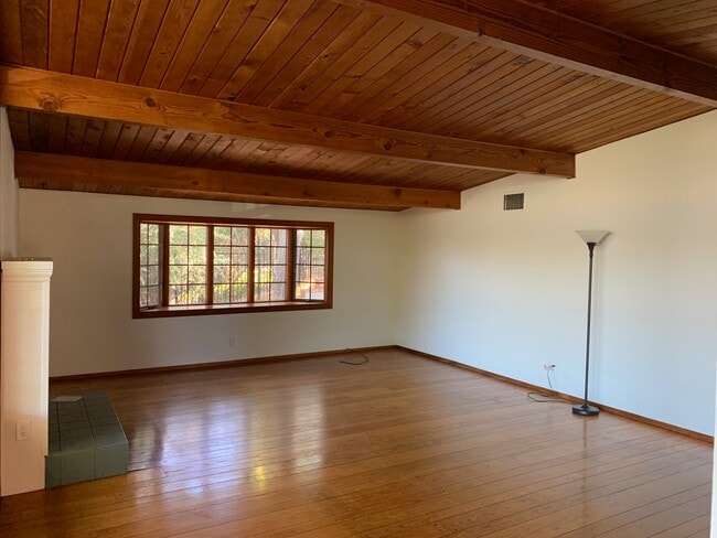 Living room - 41 Midvale Ct