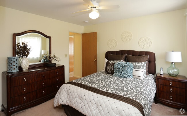 Bedroom - Willow Stream Apartments North