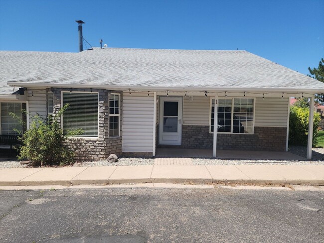 Building Photo - Deer Springs Townhomes