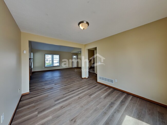Building Photo - 7793 Waggoner Chase Blvd