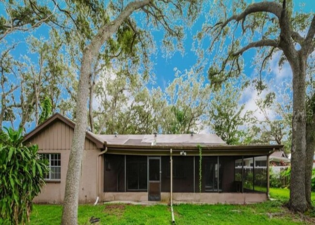 Foto del edificio - 1243 Royal Oak Dr S