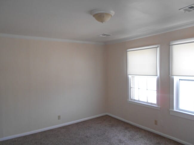 Building Photo - 4403 E Bayley St
