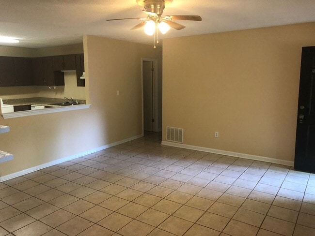 Building Photo - 150-152 Studio Ct