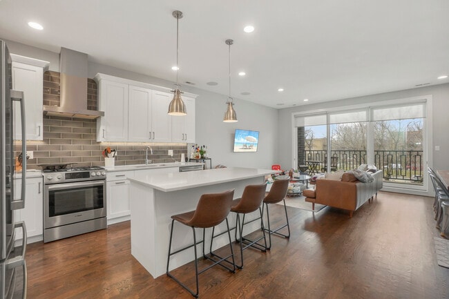 Foto del edificio - 1621 N Humboldt Blvd