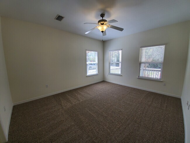 Foto del edificio - 1050 N County Hwy 393