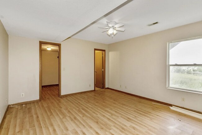 Building Photo - 1110 Carriage Ln